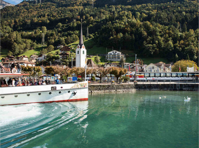 25_Gotthard Panorama Express -Schoene-Aussichten-Touristik-Fluelen2-©SBB CFF FFS